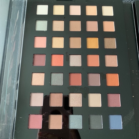 NYX - Eyeshadow & Face Palette - Picture 2 of 6